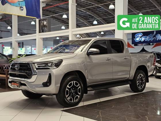 TOYOTA HILUX 2.8 D-4D TURBO DIESEL CD SRX 4X4 AUTOMÁTICO TOYOTA HILUX 2.8 D-4D TURBO DIESEL CD SRX 4X4 AUTOMÁTICO